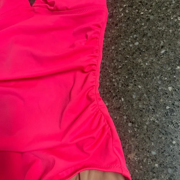 J. Crew Hot Pink One-Piece Swimsuit Ruched Sides Size 0 Vibrant Plunge Swimming - Picture 2 of 8